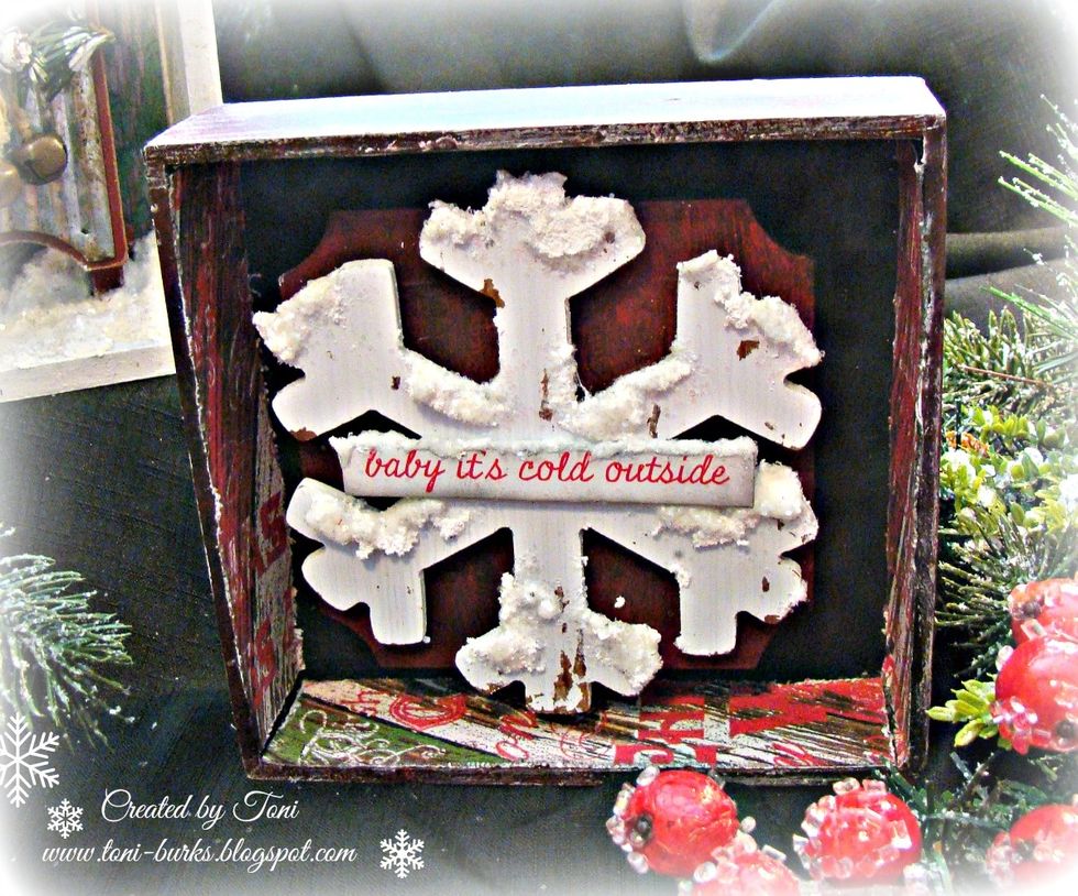 This diorama was painted with Sorbet Ferrari on the outside, for the snow on this one I actually used Mud texture paste and globbed it on and then applied glitter.