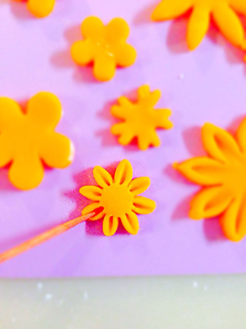 This flower is too small for skewer so I used toothpick.