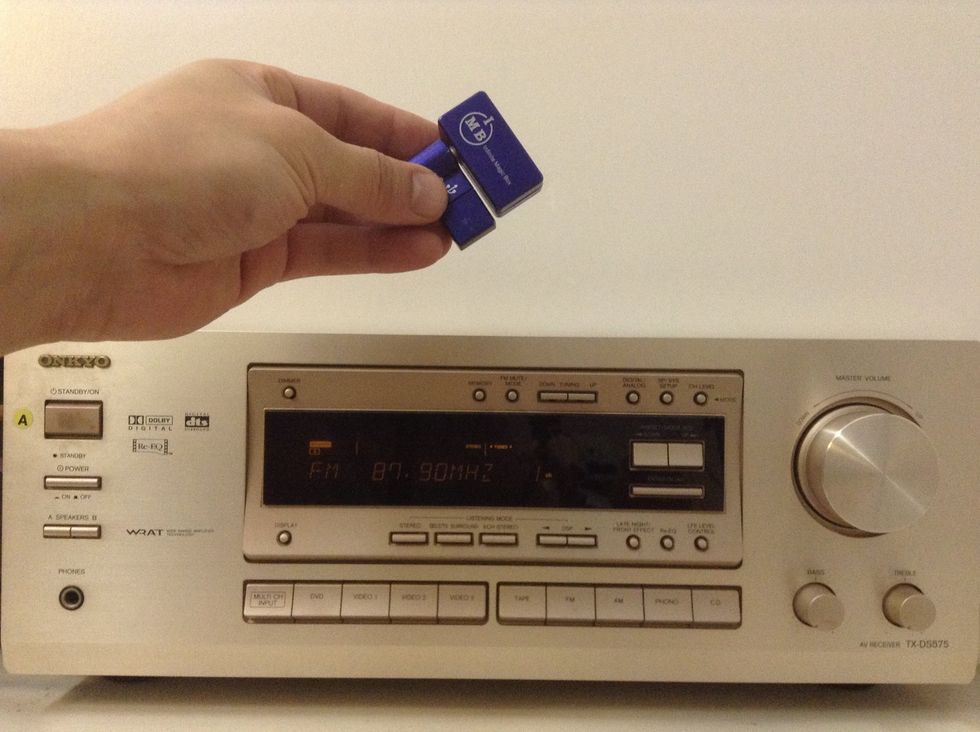 This gadget from iPhoneFMTransmitter.com provides an easy and inexpensive solution to quickly connect your New iPhone 6 and play streaming music through your old stereo