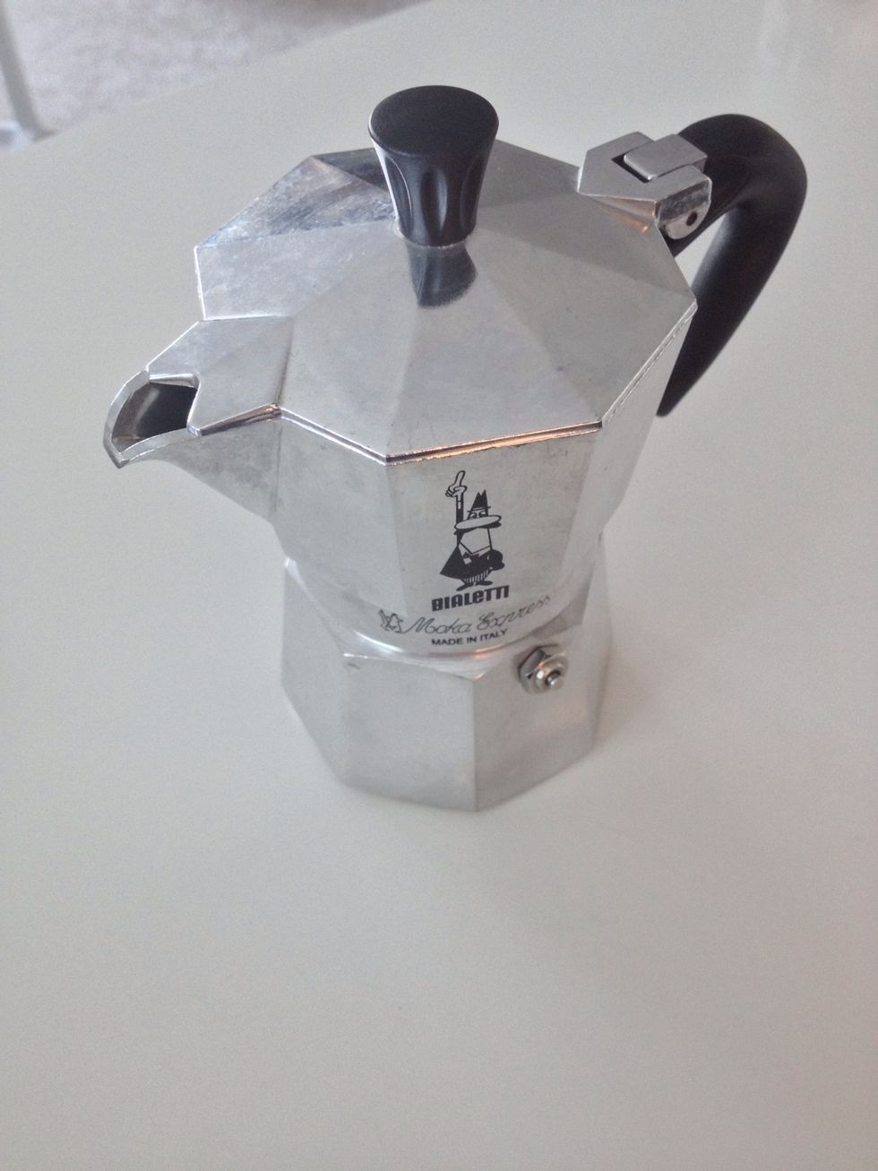 This guide is for a small stove top coffee maker, also known as a moka. This size makes 3 espressos (or 2 large espressos if you're like me!).