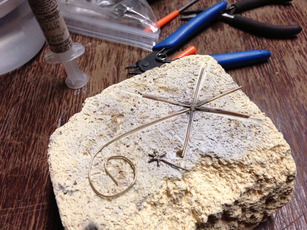 This how-to is intended to make 6 Dandelion Seed charms, but you can vary the lengths for your own purposes to make larger (fewer) or smaller (more) charms.