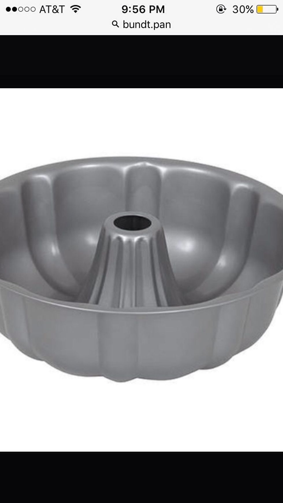 This is a bundt pan. It is used to make bundt cake. I can use this to make bundt cake or angle cake.