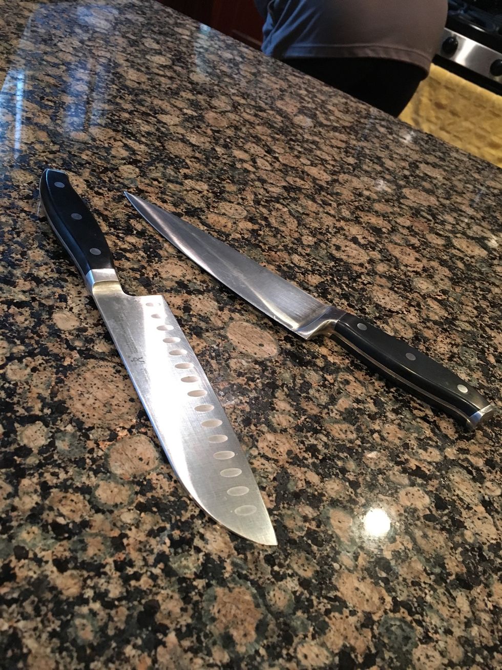 This is a chef knife it is used to cut meats like steak, chicken or pork\n