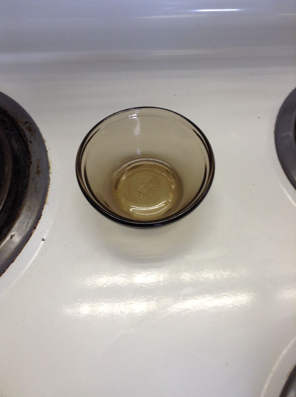 This is a custard cup. It is used as a heat resistant cup that sauces are usually put in. I can use a custard cup to put teriyaki sauce in.