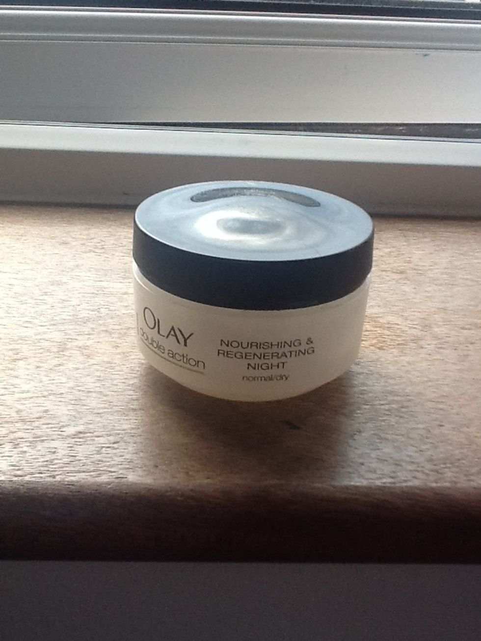 This is a night time moisturiser. I'll apply it following my routine if I forgot to moisturise that morning or won't have time to moisturise the following morning.