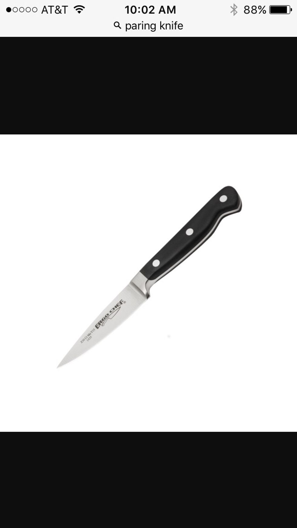 This is a pairing knife it is used for cutting bigger ingredients. I can cut big ingredients.