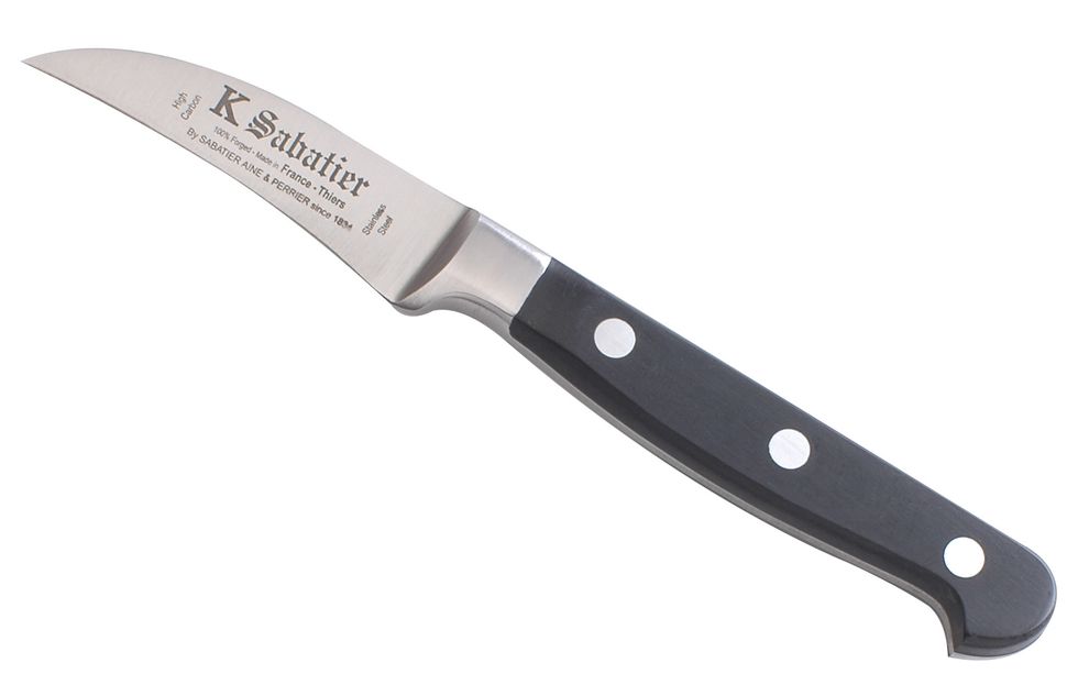 This is a pairing knife you use it to chop food it is a small knife I can use it when I cut fruits and vegetables