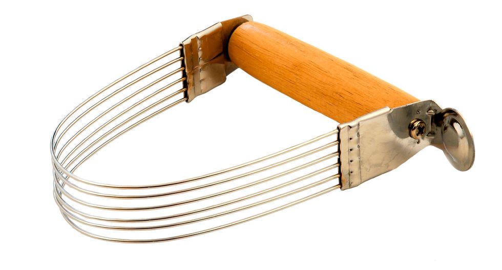 This is a pastry blender it's used to mix a hard fat into flour to make pastries I can use it when I make food using flour