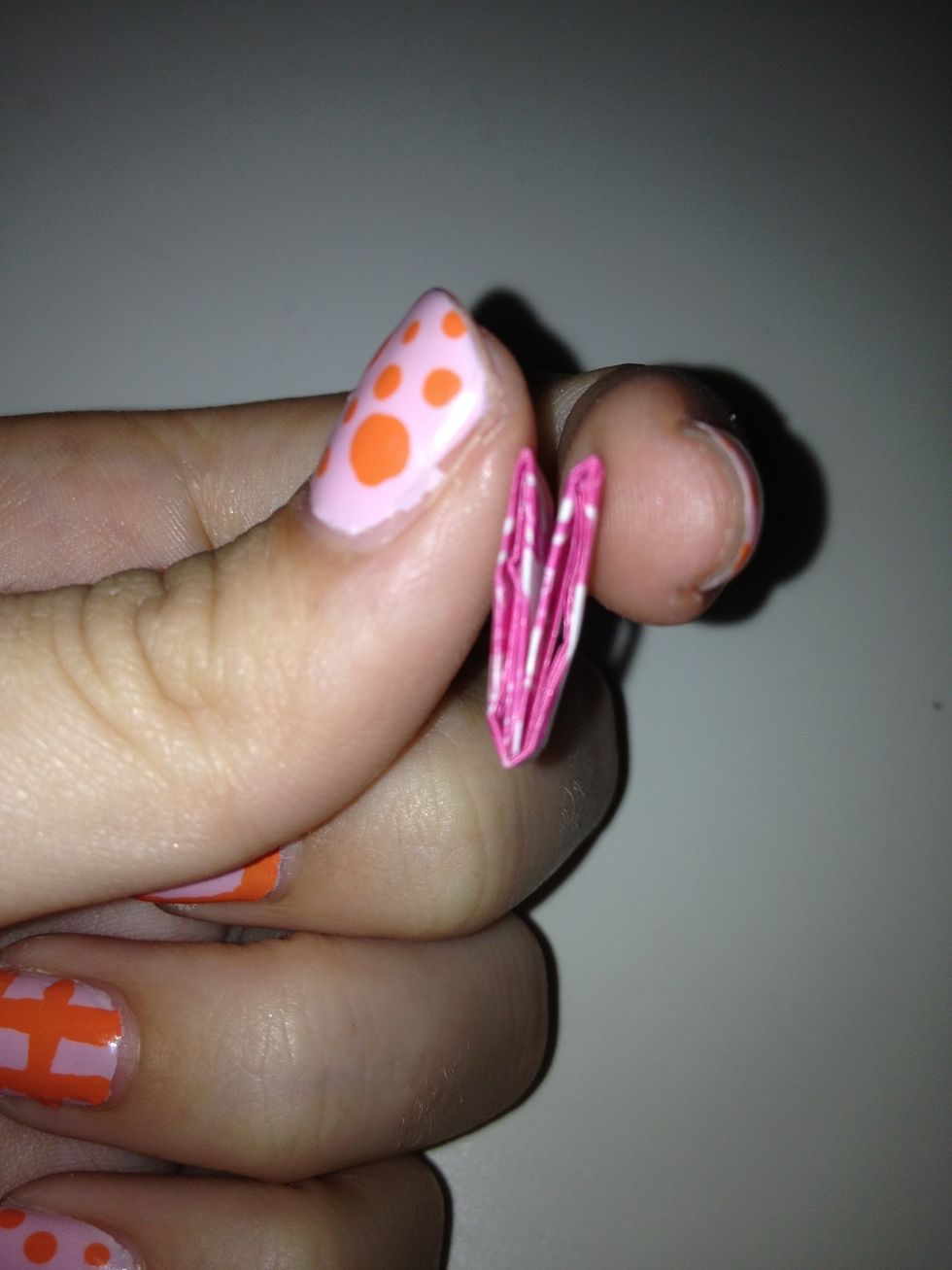 This is a picture of the side you DO NOT want to have to work "through". It is very crucial, unless you enjoy wasting time trying to pick it through, that when you put pieces in, this side be up.