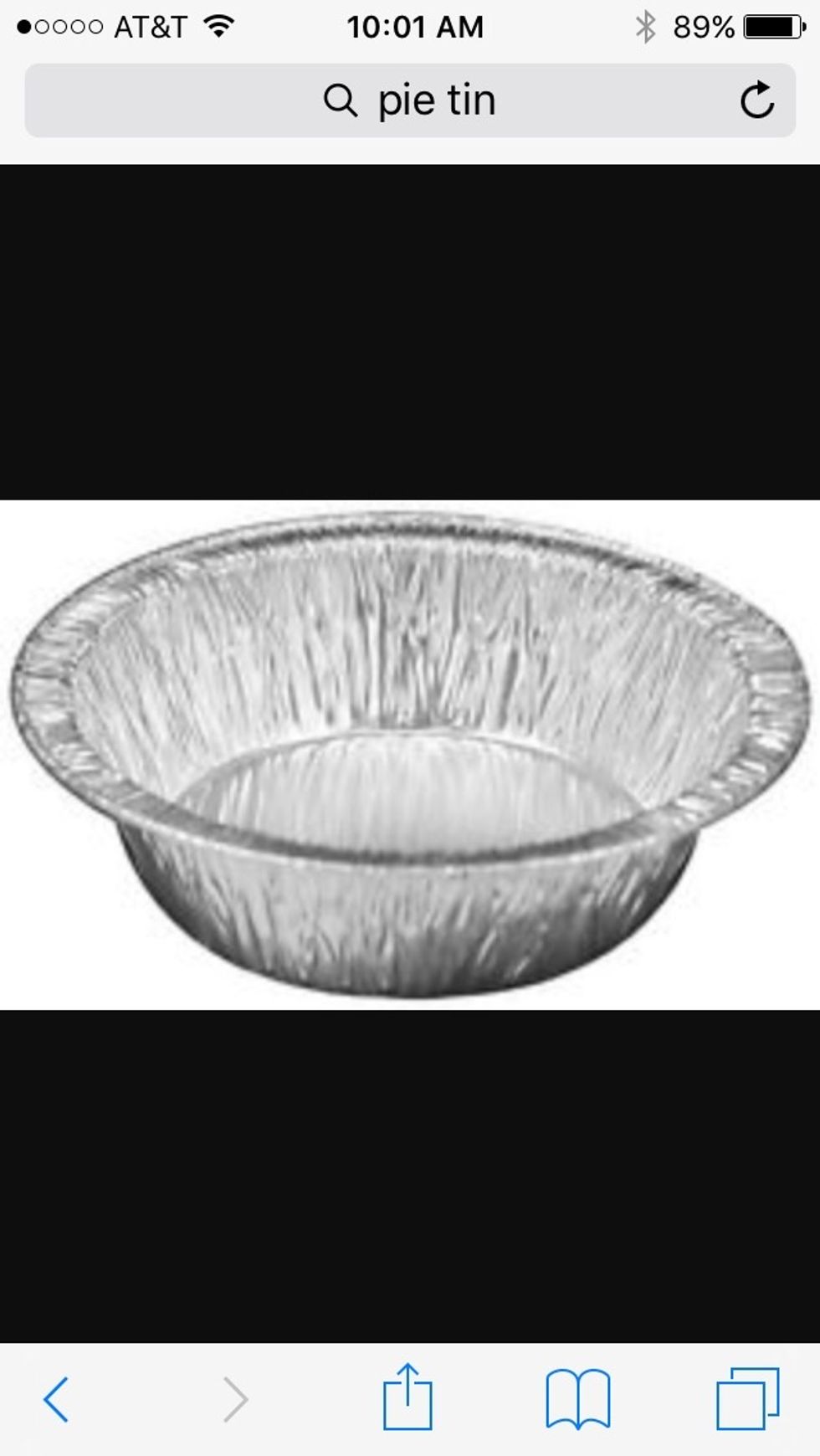 This is a pie tin. Used to make pie crust. I can use a pie tin to make crust.