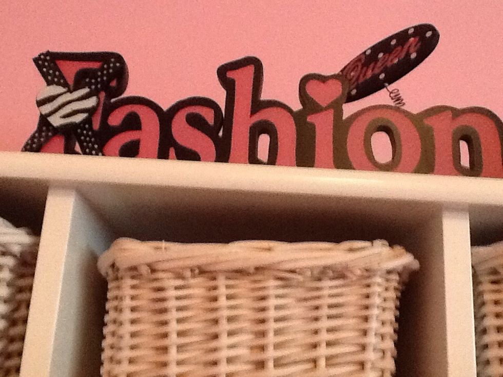 This is a really fun room idea so please comment and I will post more DIY room accessories