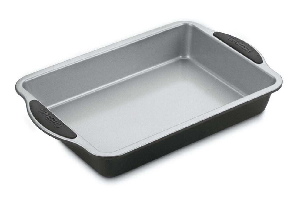 This is a rectangular 9x13 baking pan is used for baking I can use it when I bake cake