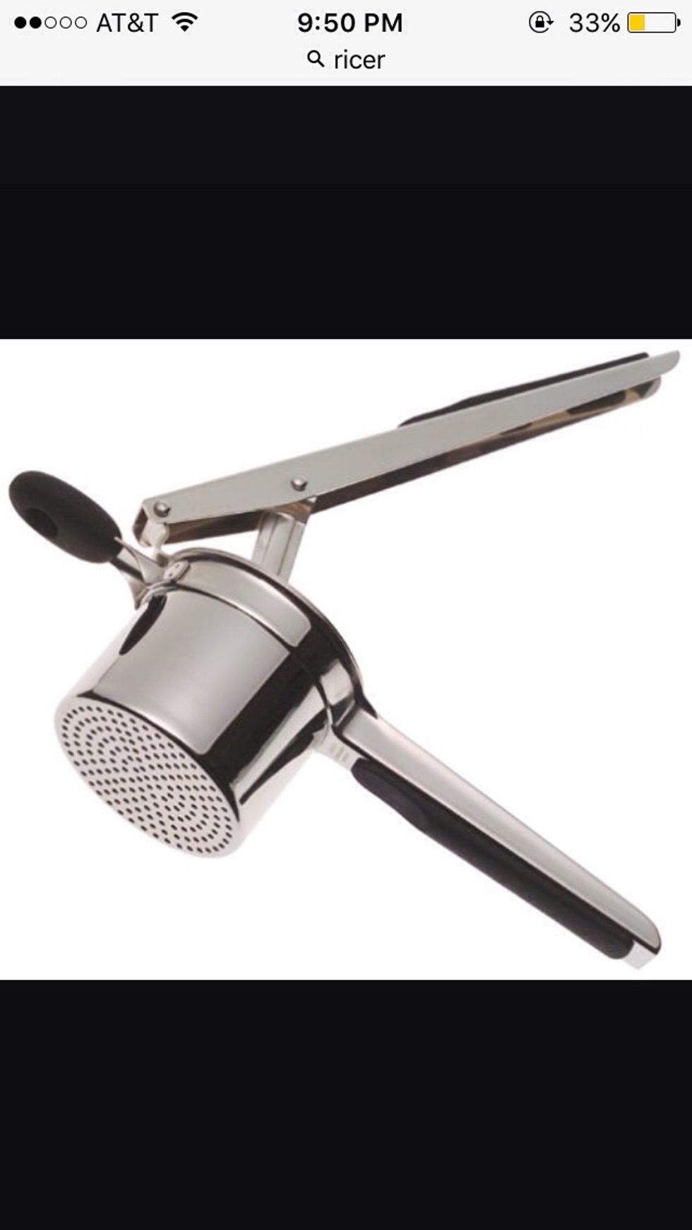 This is a ricer. It's used to push boiled potatoes or other soft foods to a similar size to grains of rice. I can use this to make foods into grains of rice.