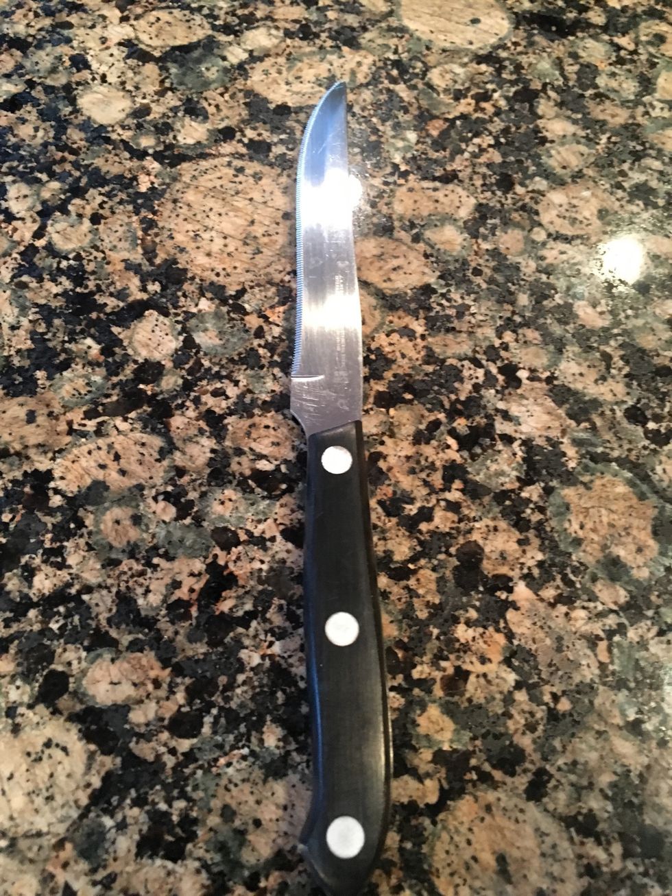 This is a serrated knife it can be used to cut sandwiches