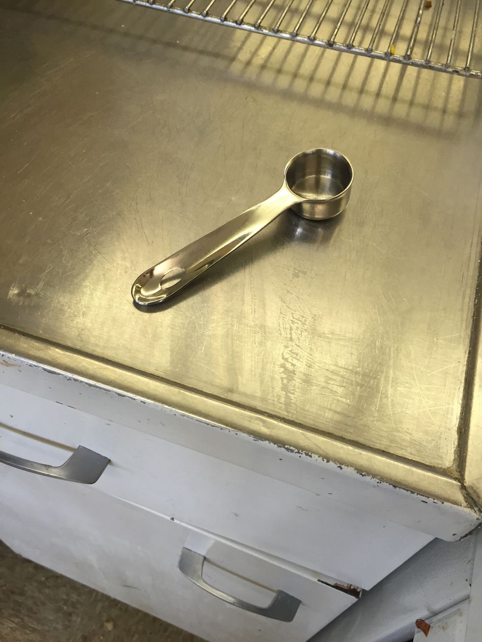 This is a table spoon. Used to measure a tablespoon of ingredients. I can use a teaspoon to measure ingredients.