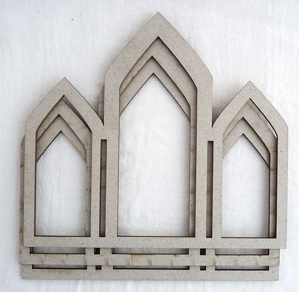 This is a Tando triple arch layered frame and in this kit the arched frame comes in three pieces.