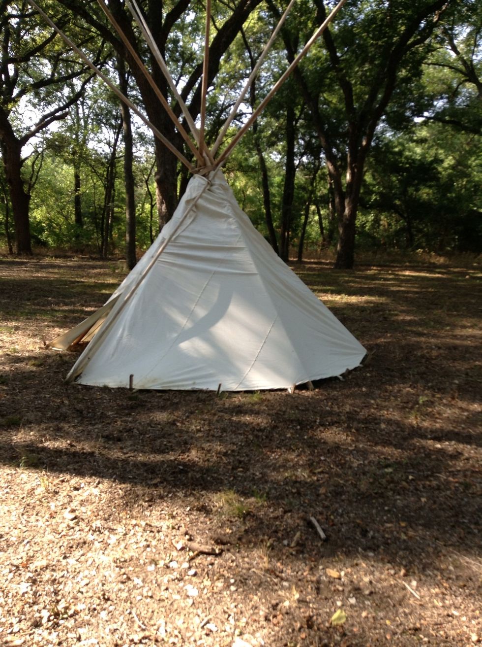 This is a tiky where Indians lived . It was a nice house .