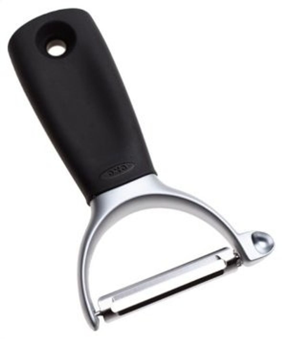 This is a vegetable peeler you use it to peel vegetables I can use it when I peel the skin off apples