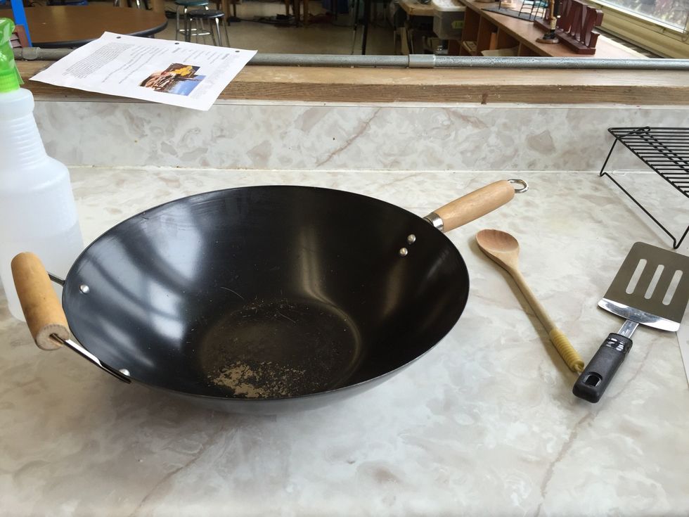 This is a wok to cook foods. I can use this to cook food.