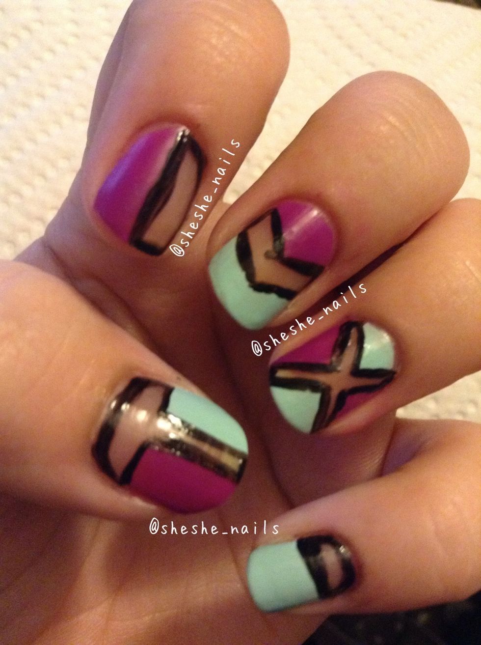 This is after I've outlined my negative space, and added topcoat. Some of my lines are shaky, I'm still practicing using striping brushes.