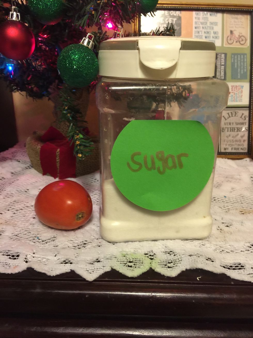 This is all you need ! Tomatoes have so many properties and so many benefits. Not just for your body but also for your face. Tomatoes help brighten and give your face a natural glow.