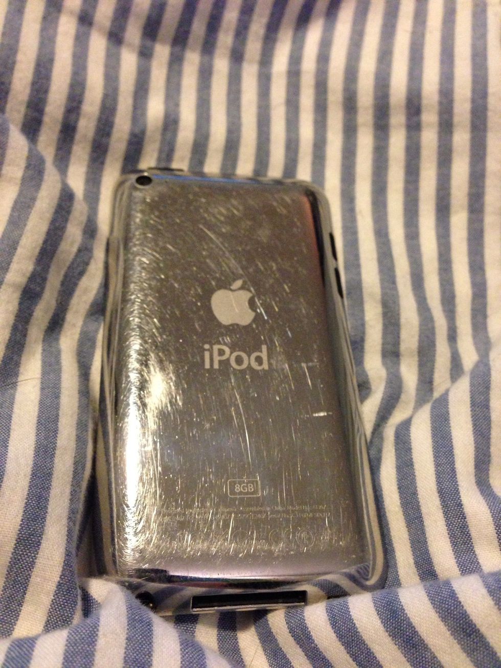 This is before I do the brushed metal effect. Looks like most iPods after a month of use without a case...