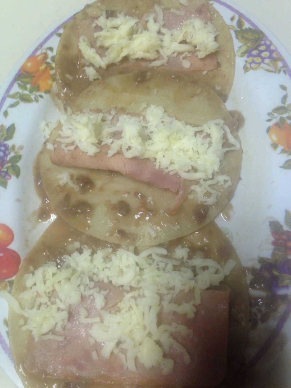 This is how I make the ones with ham.. You just add your meat and some cheese