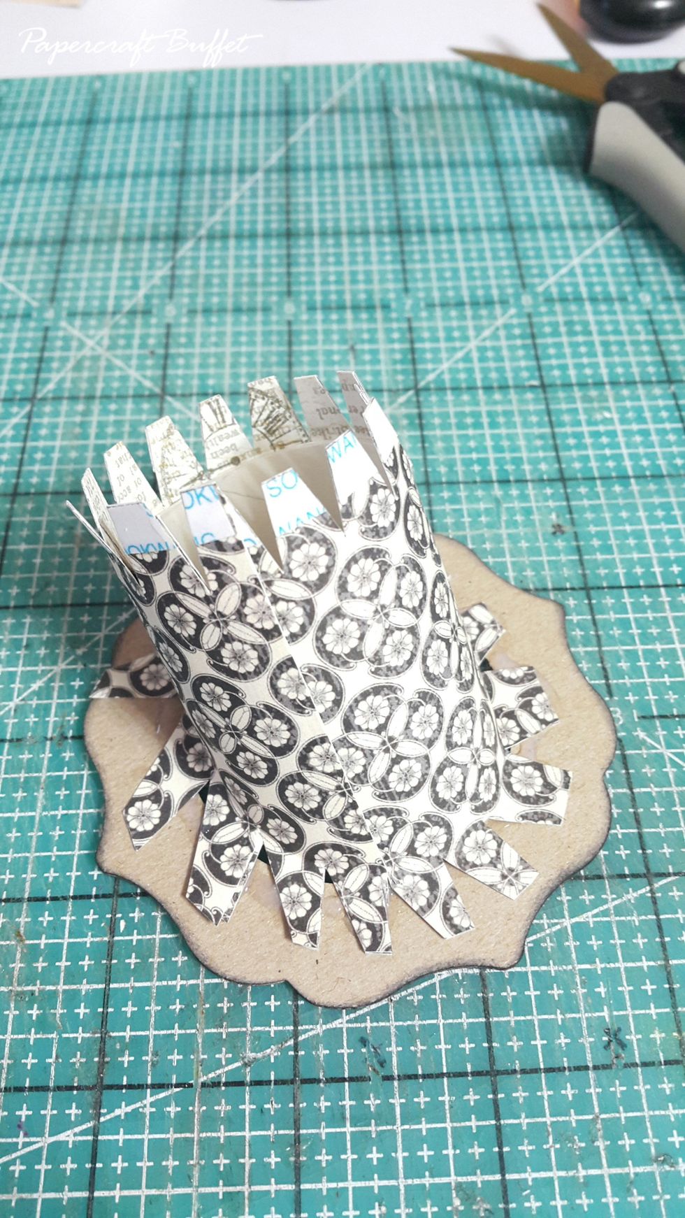 This is how it adhere on the chipboard piece.