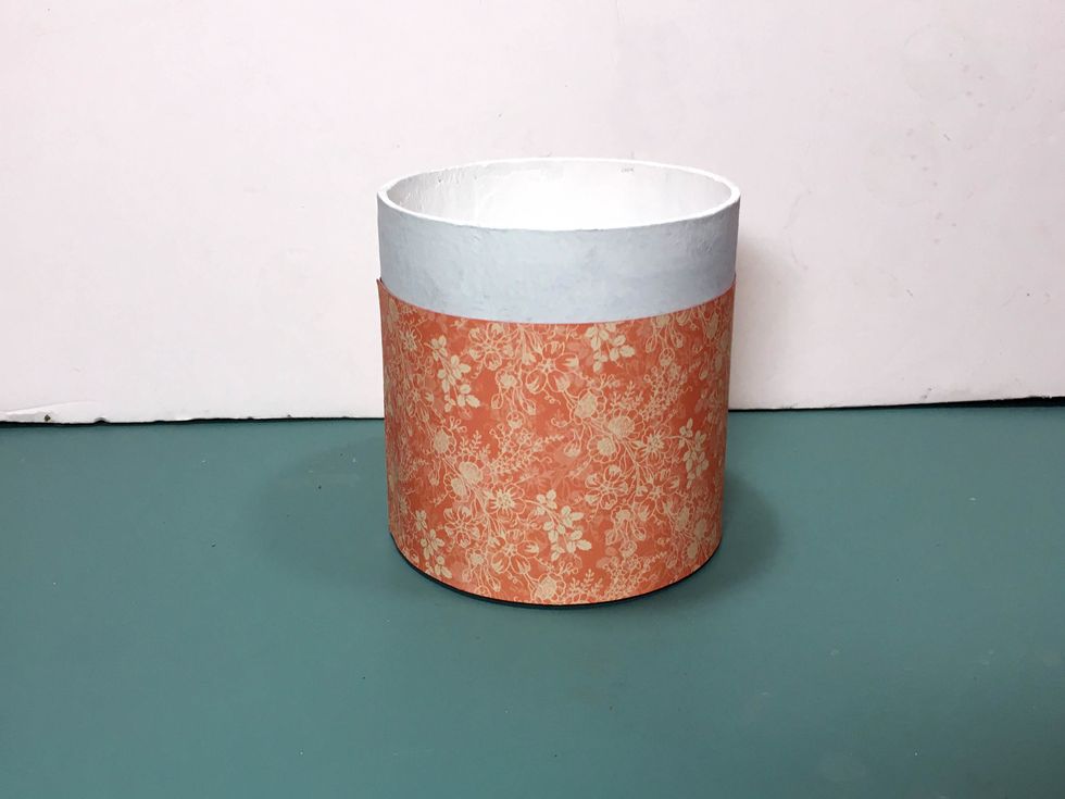 This is how it looks after the box body has been covered.