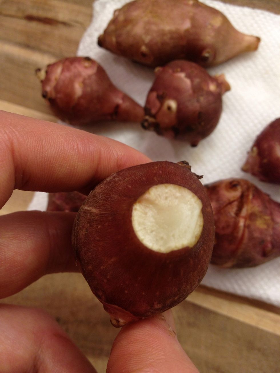 This is how it looks inside. You can snack it raw. It's very crunchy.