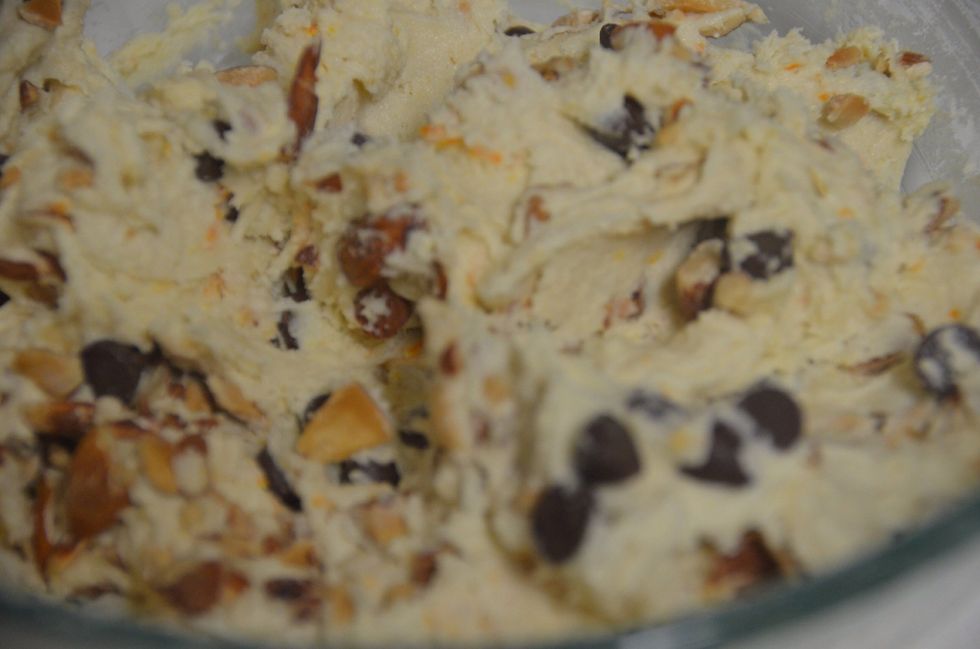 This is how it looks with the almond and chocolate chips.