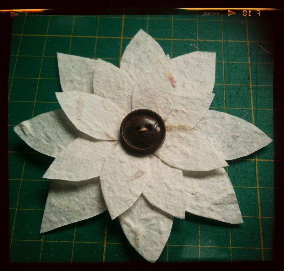 This is how the flower should look so far. Pretty but a bit flat, now lets add some substance.