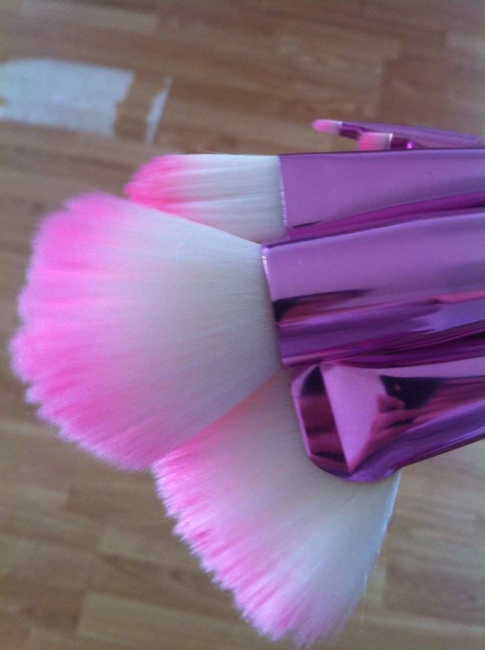 This is how they look after I cleaned them. Also, avoid letting them dry with the bristles up. Let them on a side or put something under, to raise the handle and let the water out.