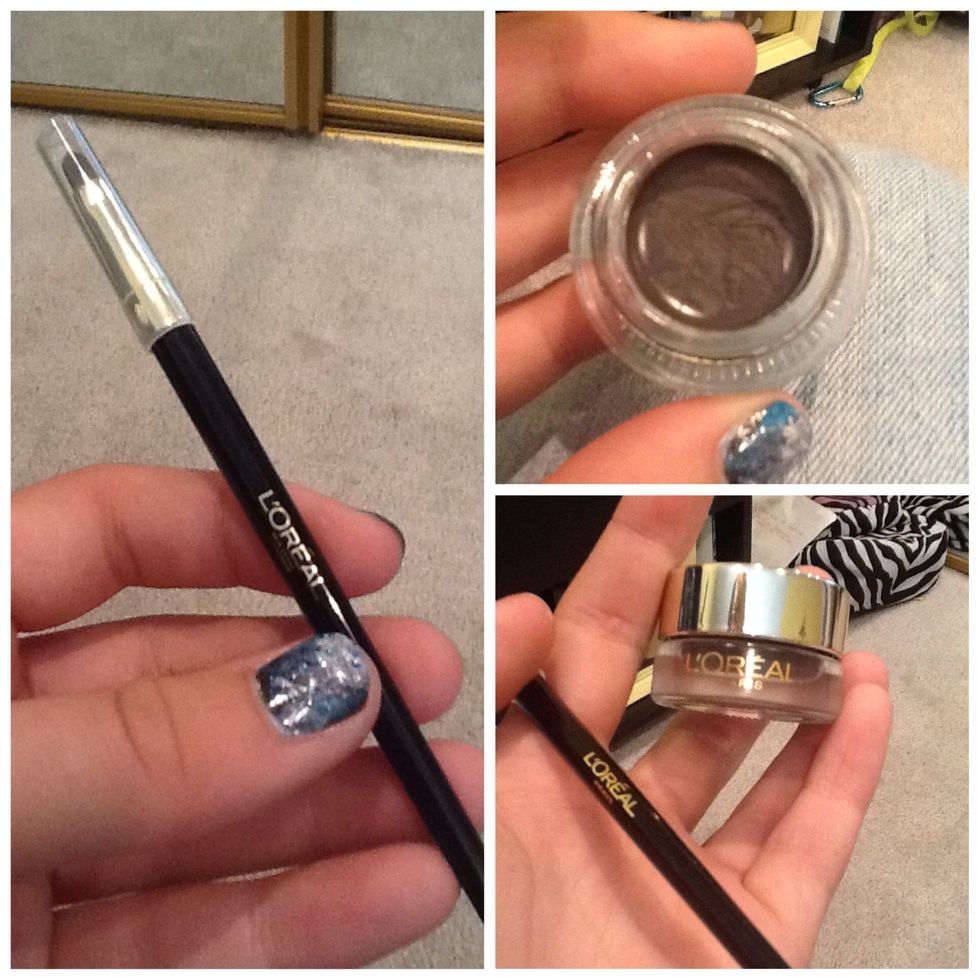 this is l'oreal gel eyeliner in the color dark slate. gel eyeliner is so easy to apply. it also comes with a little brush to put it on. Is about 9 dollars.