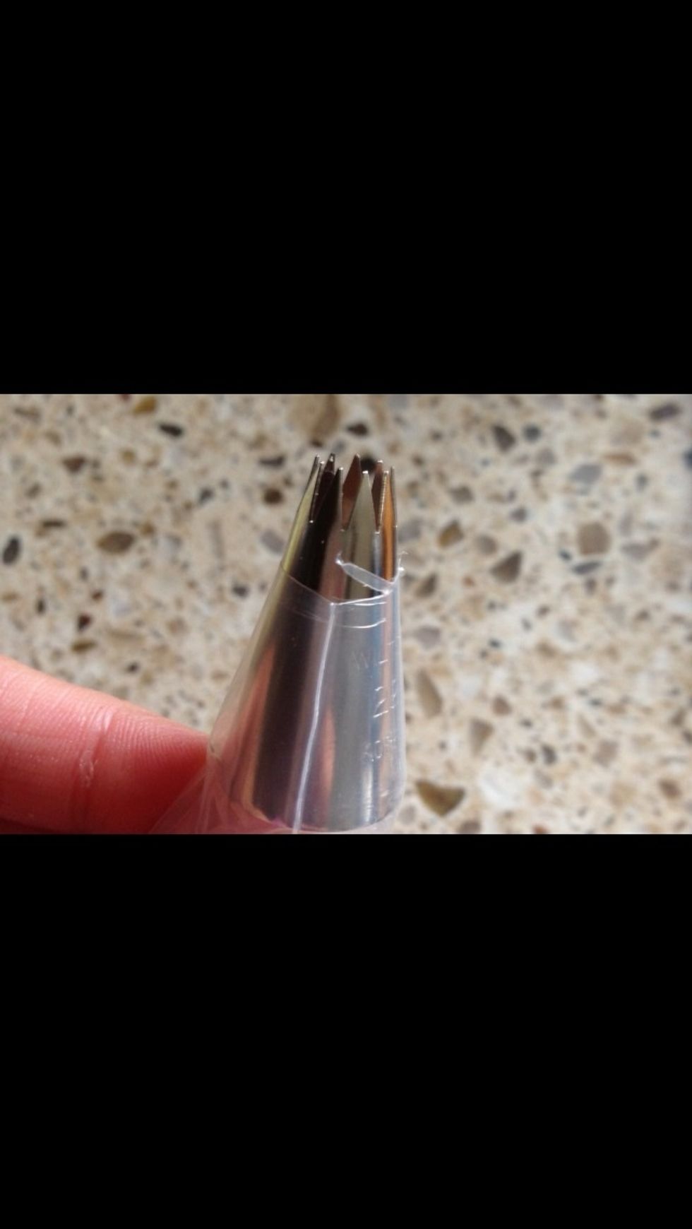 This is my #22 Wilton tip I used.