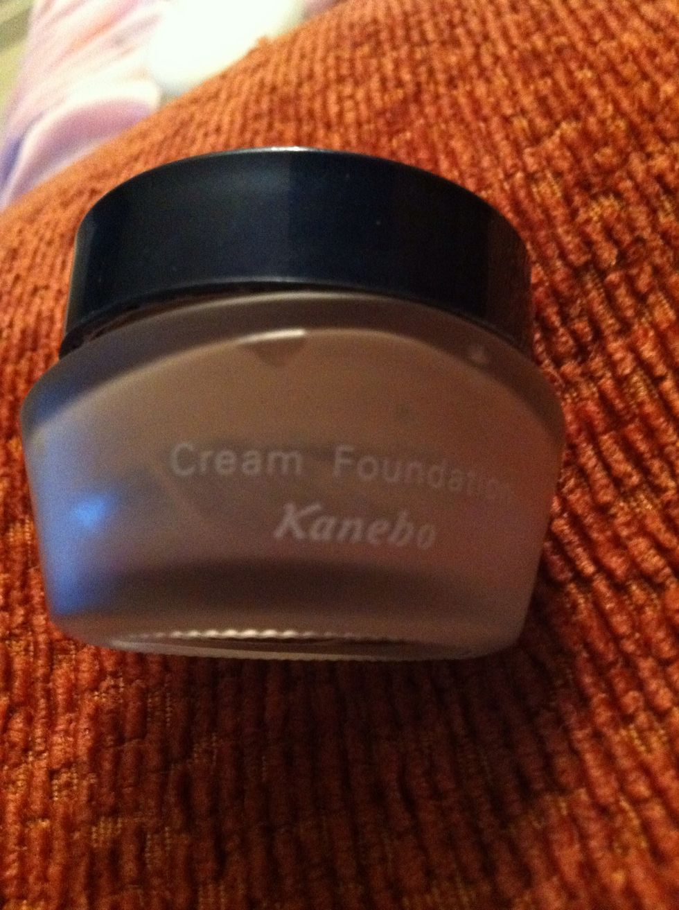 This is my favorite cream foundation from Kanebo. You can use your favorite cream foundation.