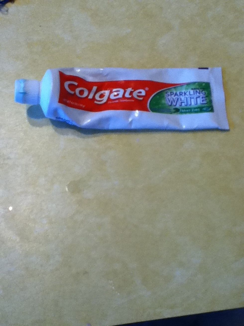 This is my tooth paste it leaves my mouth fresh and clean all day and leaves me with a clean smile\ud83d\ude0a