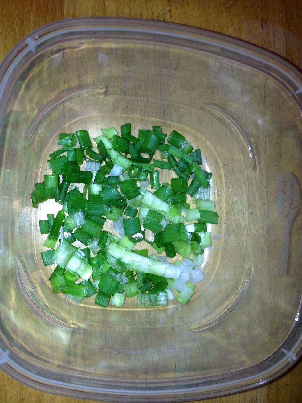 This is the 2 green onions that would be taken from the original 5 for garnish