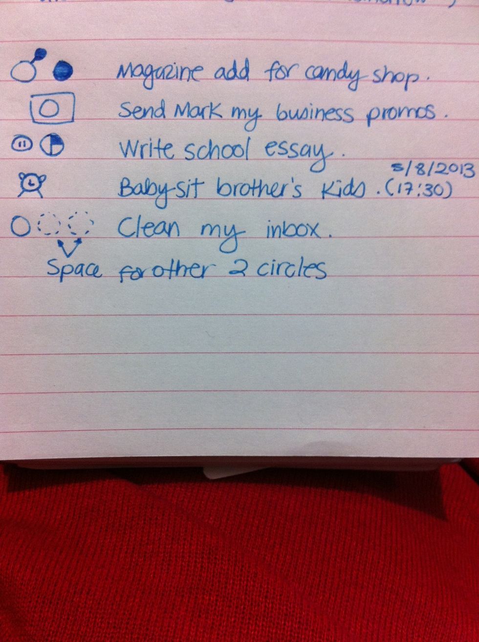 This is the advanced use of the system with more than one circle. It means for example a task was in pause but now is in 25% progress. When it is totally filled it means it is completed.