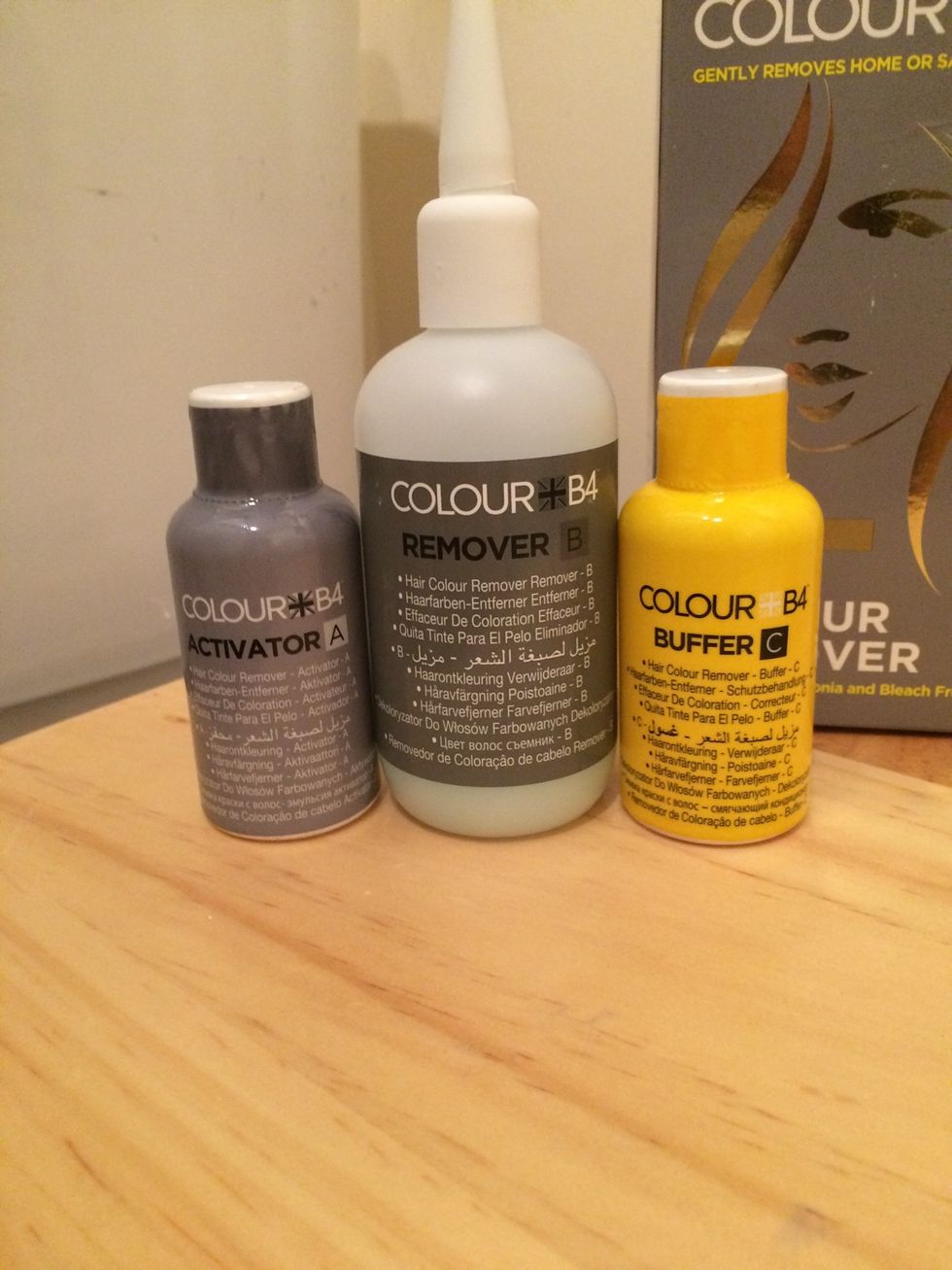 This is the contents of the box. Mix Part A into Part B. (We'll use Part C when washing the product out.)