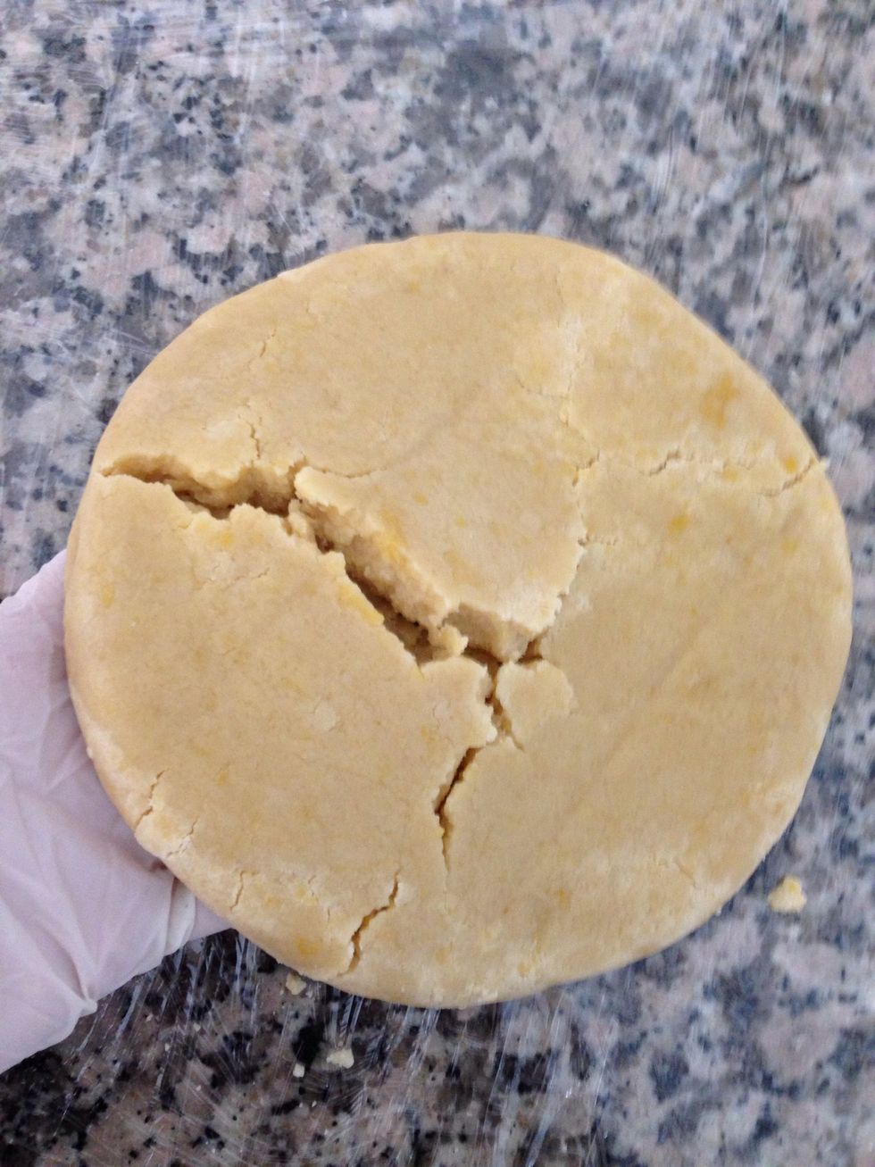 This is the dough after it rested for al least 2 hours......very crumbly