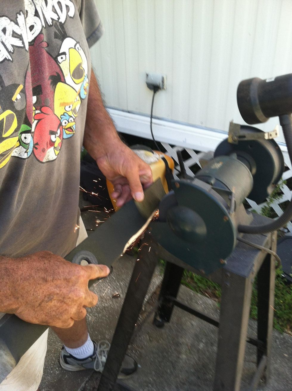 this is the end of the stroke, notice the shiny cutting surface, it usually takes 20-30 strokes to get a good edge on the blade