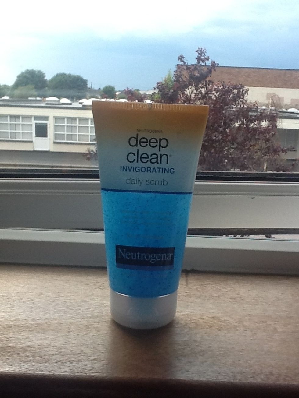 This is the facial scrub I took with me to China. It's quite cheap (about \u20ac6) and works just as well as the l'Oreal one (which costs about \u20ac10).