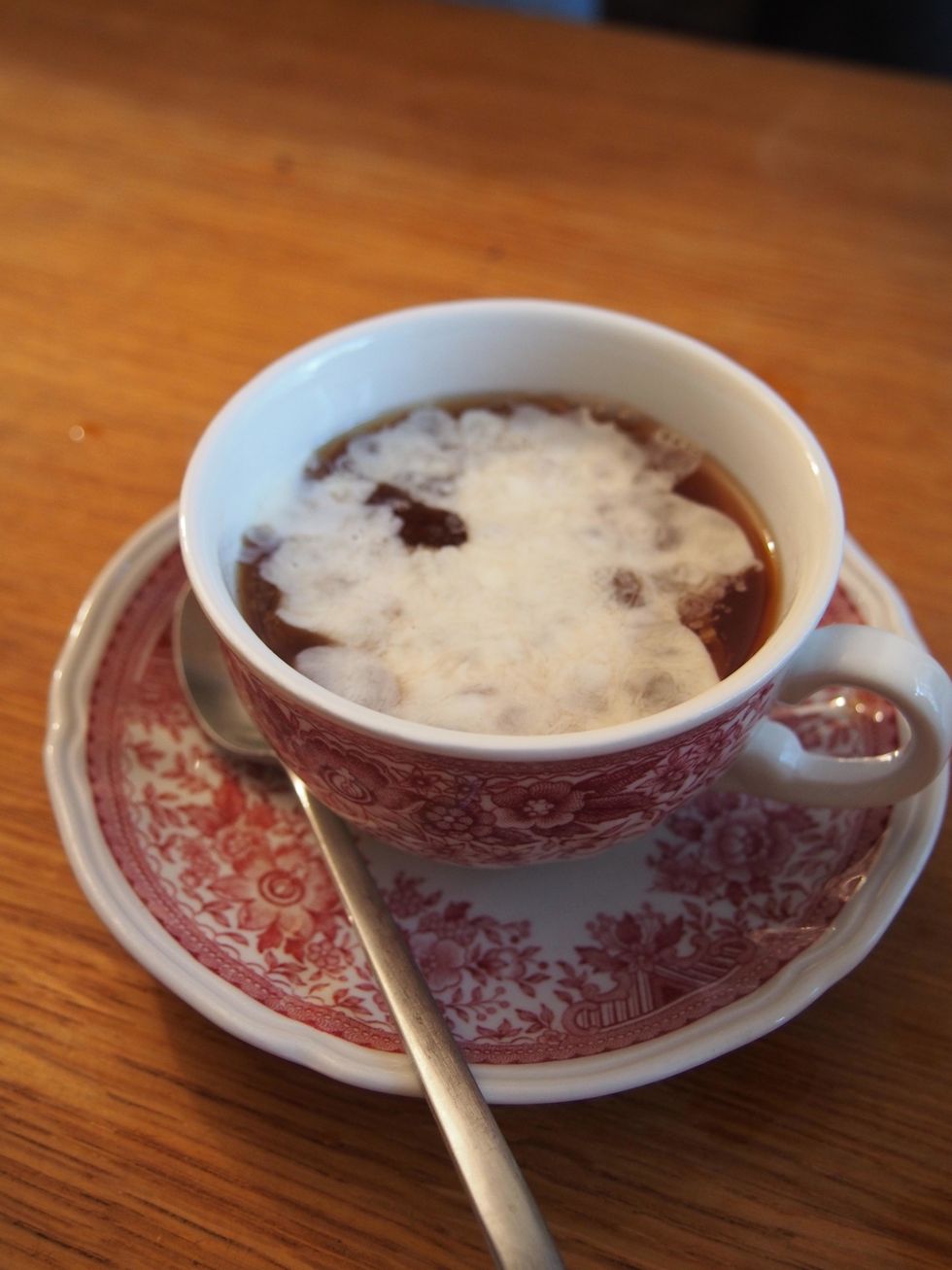 This is the first cup of the tea. This one should not be stirred, but drinken through the cream clouds.