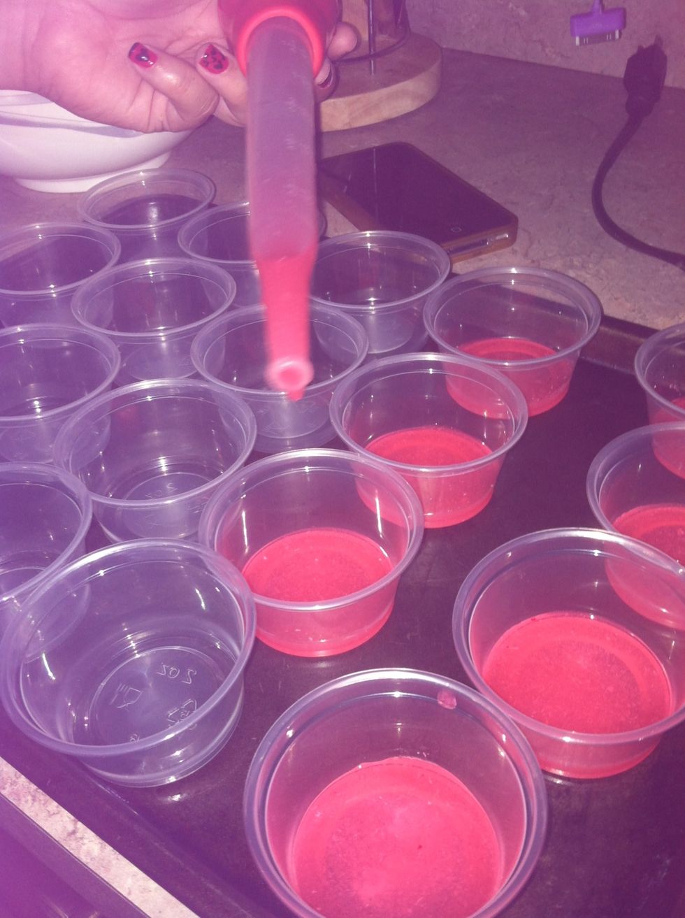 This is the first layer. I used a turkey baser, it was waaaaaay more helpful. Leave each layer in the fridge for 5 min, the last three may only need 3 min.