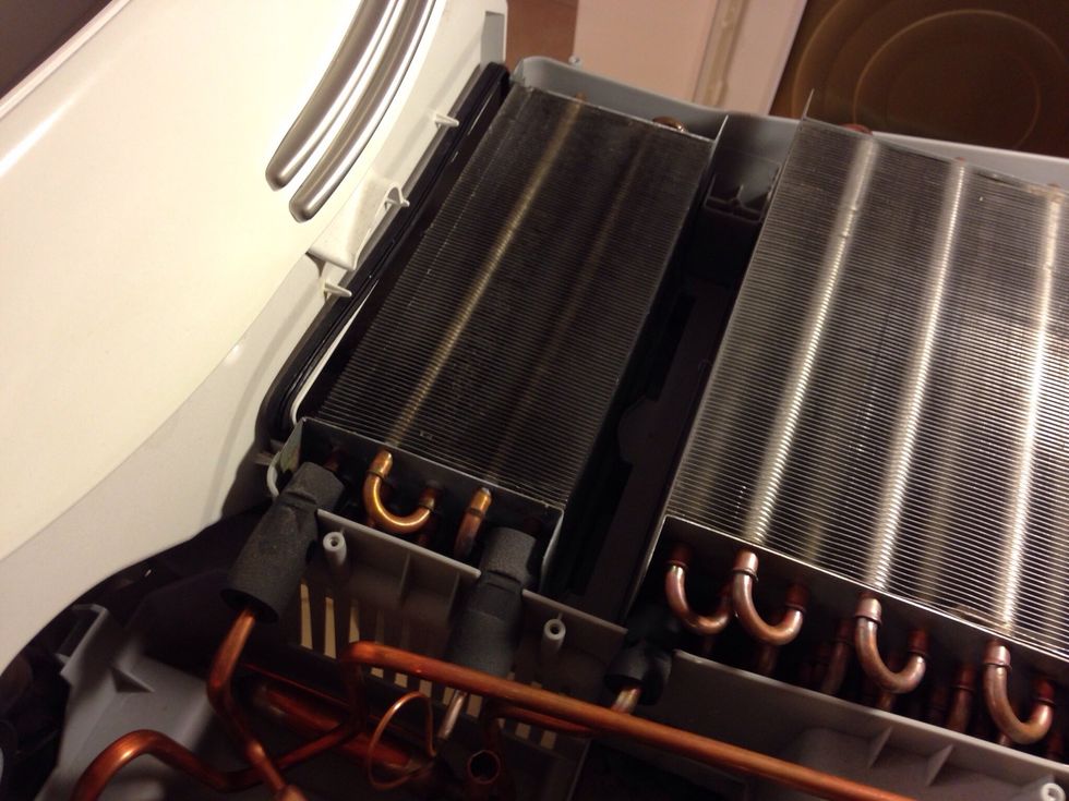 This is the front condensation, radiator.