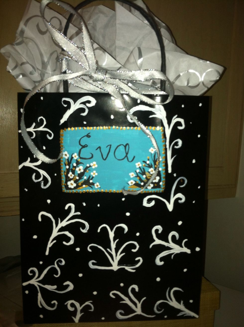 This is the gift bag I'm going to show you how to make!
