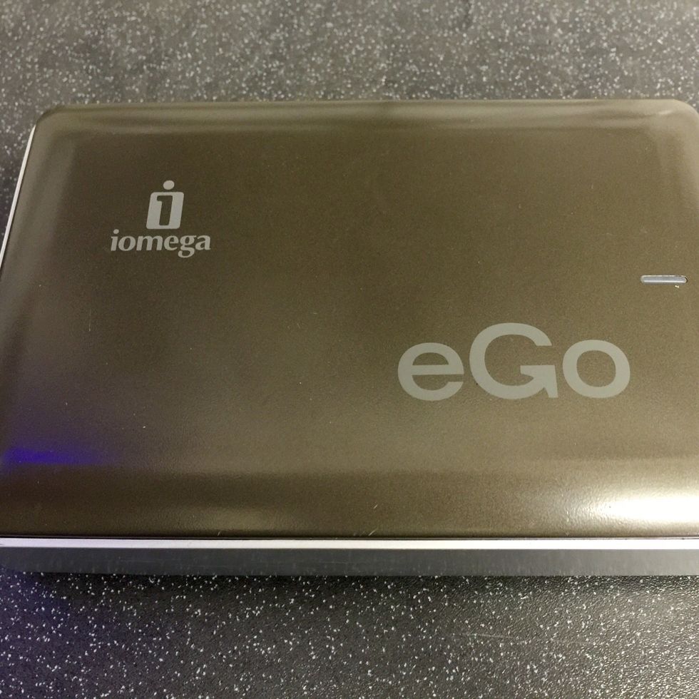 How to disassemble the iomega ego 2tb external usb drive B+C Guides