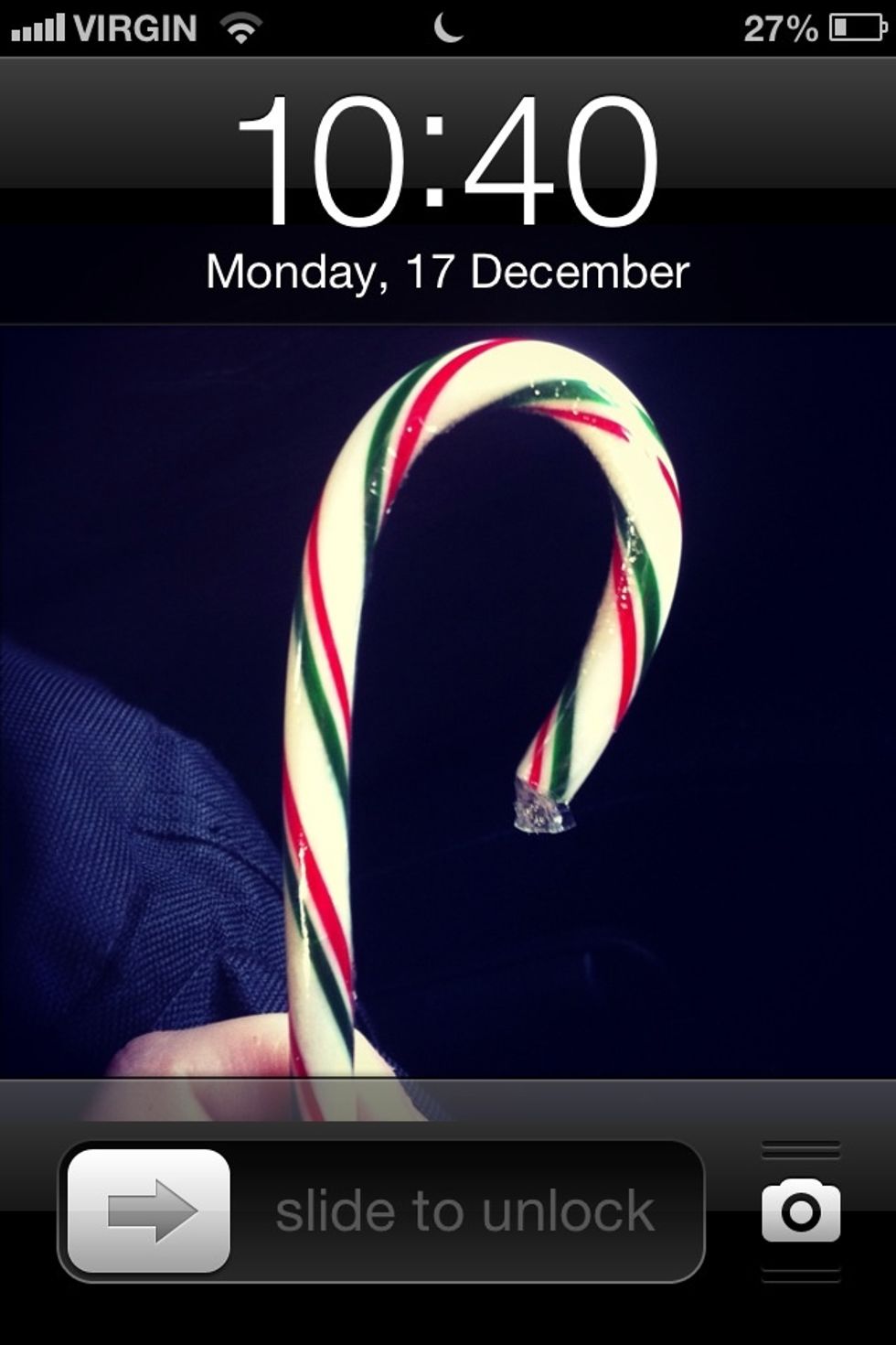 This is the lock screen, u can customize it easily in the settings tab.