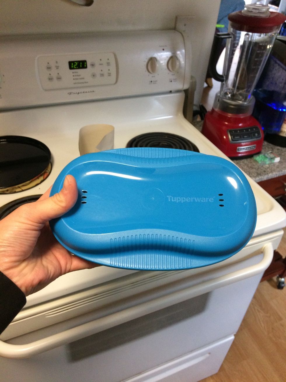 This is the microwave breakfast maker from Tupperware. To purchase one of these, or any of the other items from Tupperware in this guide go to www.tupperware.com